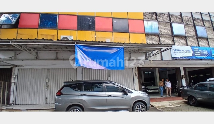 For Rent, Strategic Shop House in Kebayoran Lama Area, South Jakarta