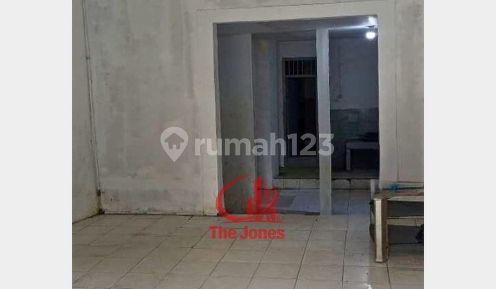 For Rent: Ready-to-Occupy Kiosk in Dense Area, Strategic Location Dgg01-0346Jb