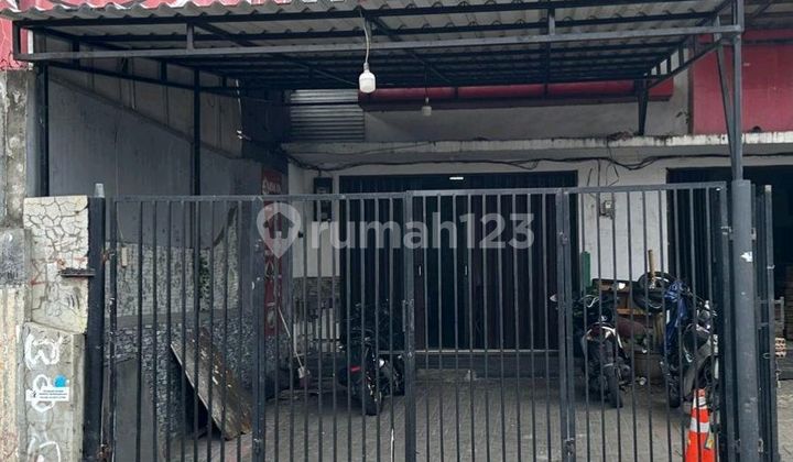 Dijual Ruko 2 Lantai Lokasi Strategis Usaha Dekat Pasar Terminal