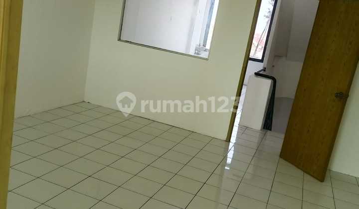 For Rent: Shop House in a Busy Location, Suitable for Business, Facing Main Road.