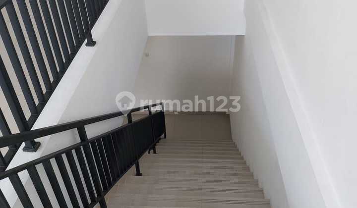 For Rent: Shop House on Main Road in Pulogebang, 5 x 10 Meters, Office 2