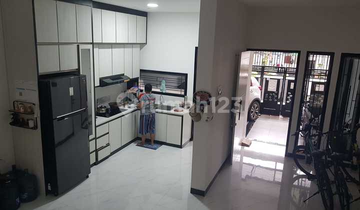 Dijual Rumah Pulo Asem Rawamangun 3½ Lantai Furnished Cantik Rapi 2