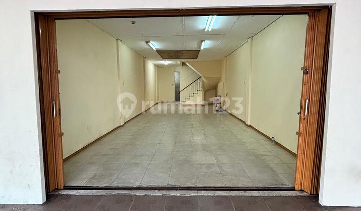 For Rent: Shop House on Main Road Kelapa Gading Boulevard 3 Floors