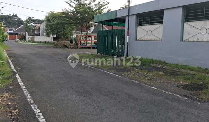 Rumah Luas di Jalan Pulau-Pulau, Bagus Terawat, Murah, di Pusat Kota, Dekat dengan Pasar, Rs, Sekolah, Semi Furnished 2