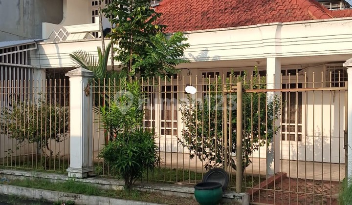 Rumah Luas di Jalan Pulau-Pulau, Bagus Terawat, Murah, di Pusat Kota, Dekat dengan Pasar, Rs, Sekolah, Semi Furnished 1