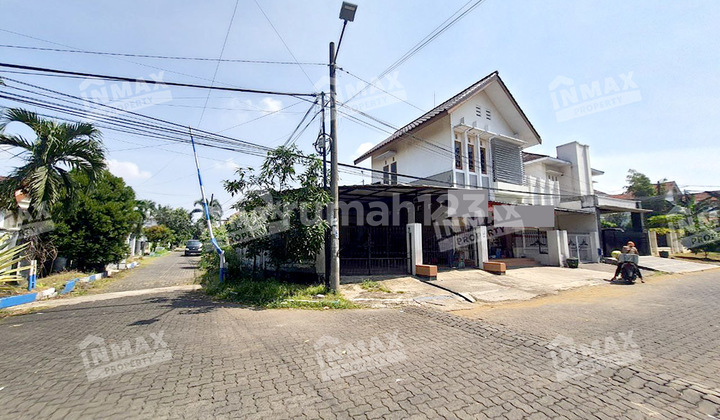Rumah Ada Toko, Daerah Araya, Lokasi Cocok Untuk Tempat Tinggal Dan Usaha, Rumah Posisi Hook / Pojok, Plus Furnished Rumah Ada Toko, Daerah Araya, Lokasi Cocok Untuk Tempat Tinggal Dan Usaha, Rumah Posisi Hook / Pojok, Plus Furnished