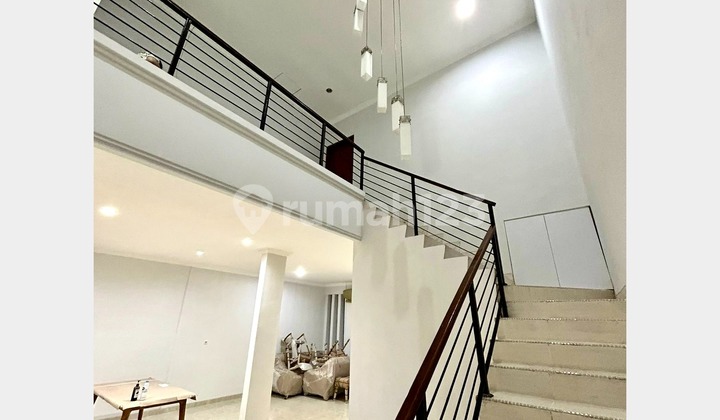 Nego Sampe Deal!! Rumah Cantik Full Renovasi 2 Lantai Nego Sampe Deal!! Rumah Cantik Full Renovasi 2 Lantai