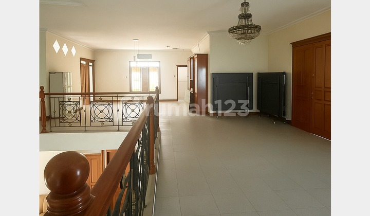 Rumah Mewah 2 Lantai SHM Cempaka Putih 2
