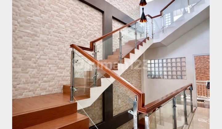 3-Storey House Ready to Occupy Sunter Paradise 3-Storey House Ready to Occupy Sunter Paradise