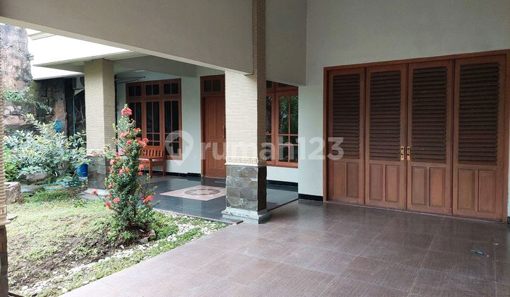 Dijual Rumah Siap Huni Dekat Manahan (tidak Jauh Dar Jalan Raya) Bagus
