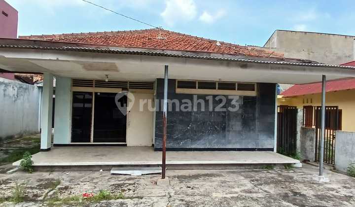 Rumah Hitung Tanah Area Strategis Solokota 50m Dari Jalan.besar Rumah Hitung Tanah Area Strategis Solokota 50m Dari Jalan.besar