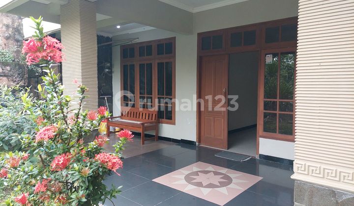 Dijual Rumah Siap Huni Dekat Manahan (tidak Jauh Dar Jalan Raya) Bagus 2