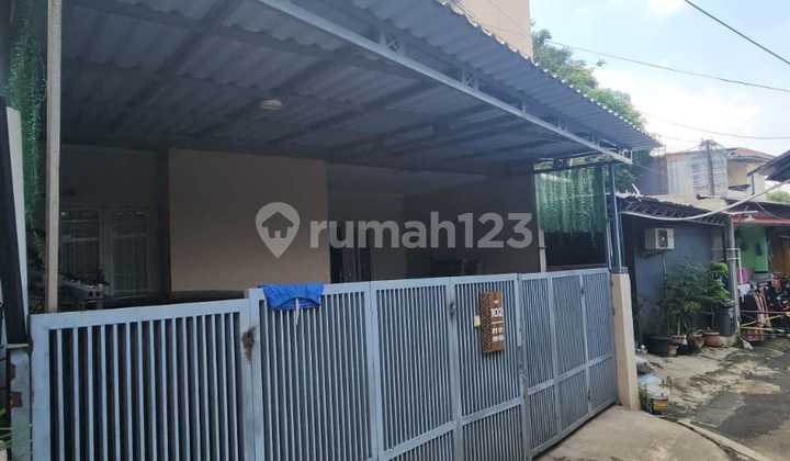 2-Story House on Main Road Side in Cilangkap, East Jakarta For Quick Sale 2