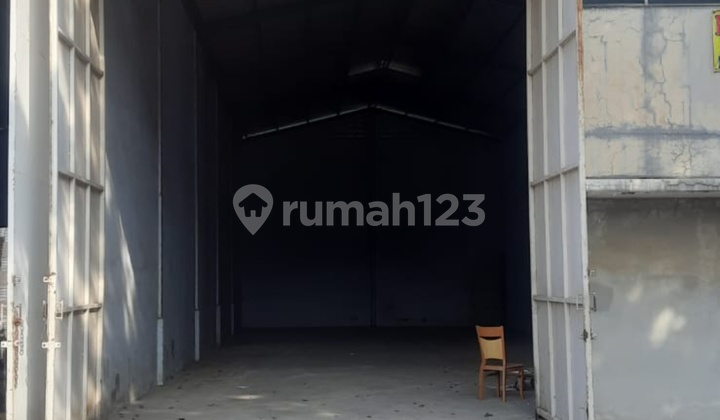 For Rent Minimalist Warehouse
