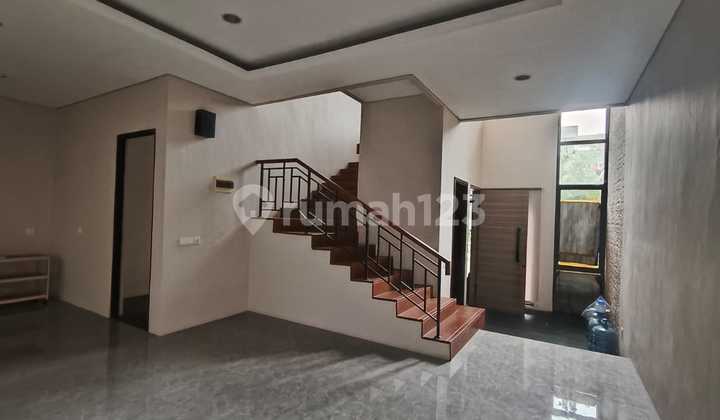 Rumah Semi Furnished di Mayfield Greenwich Bsd 2
