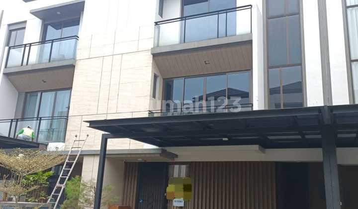 3-Story House in The Zora Cluster Keia 3-Story House in The Zora Cluster Keia