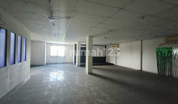 Attached Shophouse At Bsd Junction, Facing The Road Attached Shophouse At Bsd Junction, Facing The Road