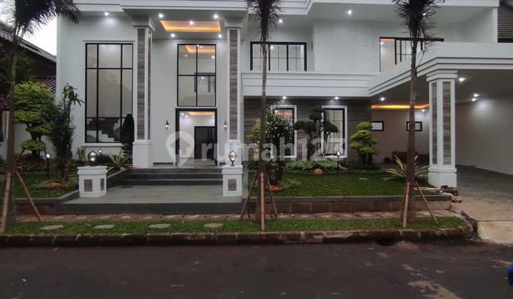 Rumah Mewah dengan Swimming Pool di Riverpark Sektor 7 Bintaro 2