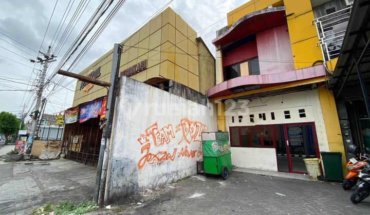 Shop for Rent 2 Floors in Tamansiswa, Mergangsan, Yogyakarta 1