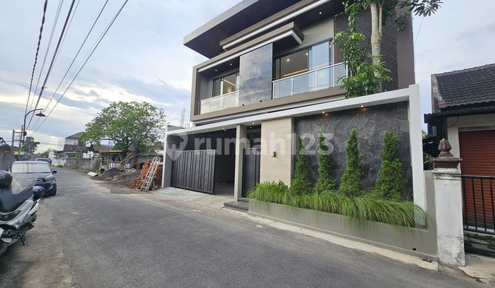 Rumah Mewah Dekat Bandara Adisucipto dan Gerbang Tol Purwomartani 2