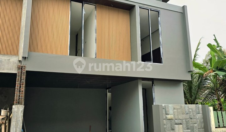 Rumah Mewah Furnished Utara Stadion Maguwoharjo Malangrejo Sleman 2