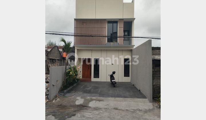 Rumah Modern Kontemporer Utara Jogja Bay Maguwoharjo Sleman