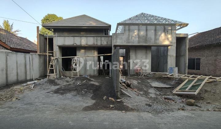 Rumah Limasan Dekat Pasar Cebongan Margoagung Seyegan Sleman Rumah Limasan Dekat Pasar Cebongan Margoagung Seyegan Sleman