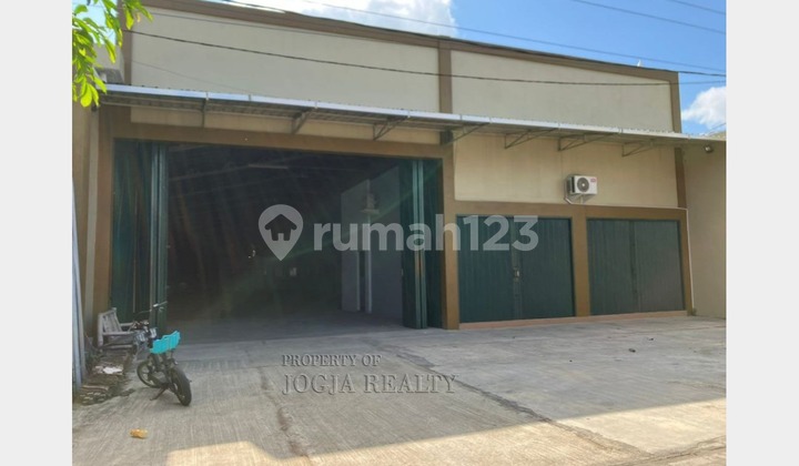 Warehouse for Rent on Main Road, Wirokerten Area, Banguntapan, Bantul Warehouse for Rent on Main Road, Wirokerten Area, Banguntapan, Bantul
