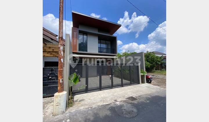 RUMAH MEWAH FURNISHED DEKAT KAMPUS UGM JL.KALIURANG KM 7 SLEMAN 2