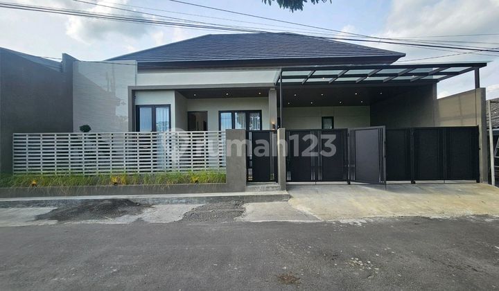 Rumah Mewah Luas Lega Purwomartani Sleman Dekat Perum Pertamina Rumah Mewah Luas Lega Purwomartani Sleman Dekat Perum Pertamina