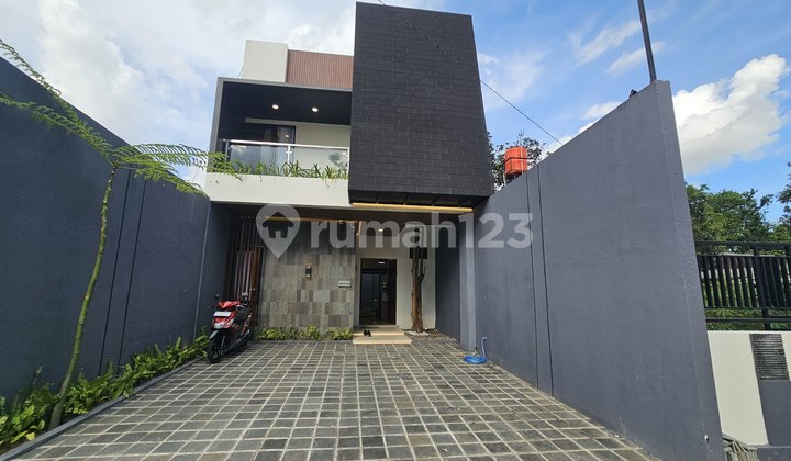 Rumah Mewah Furnished Dekat Uii Jlkaliurang Tajem Ngaglik Sleman