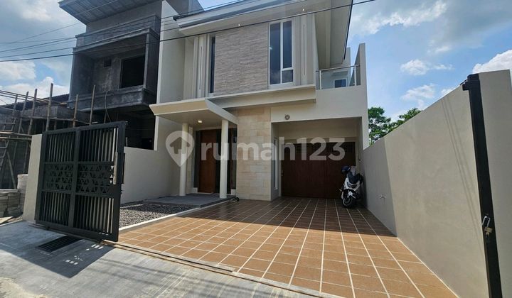 Rumah Mewah Modern Tropis Luas Lega Purwomartani Kalasan Sleman 1