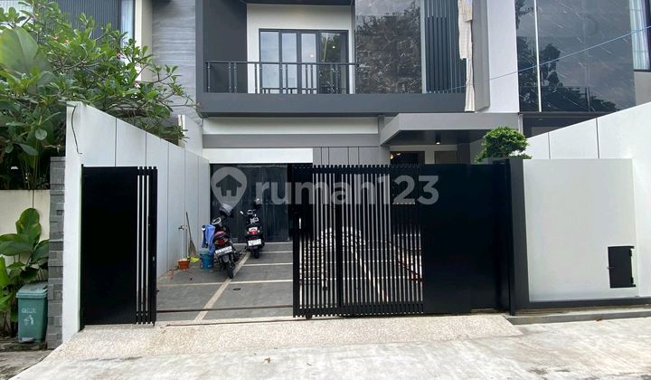 Rumah Modern Kontemporer Dekat Kampus Uii Jl. Kaliurang Sleman