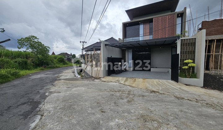 Luxury Furnished House Near Campus & North Mall Minomartani 2