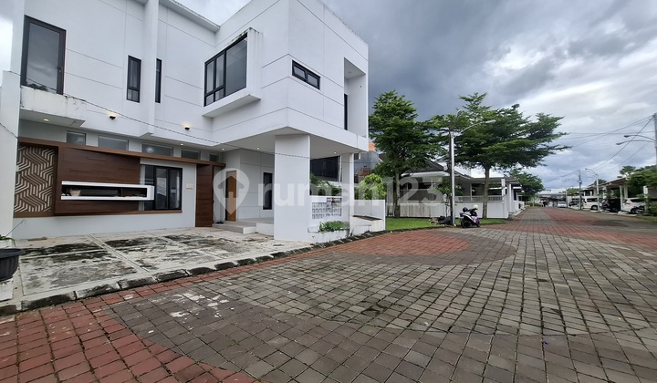 Rumah Minimalis 2 Lantai Perumahan Exclusive Jl. Gito Gati Sleman