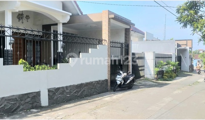 Rumah Besar Dekat Kampus UII Jalan Kaliurang Ngaglik Sleman 2
