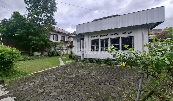 Authentic Dutch Colonial House in the Premium Kotabaru Area of Yogyakarta 2
