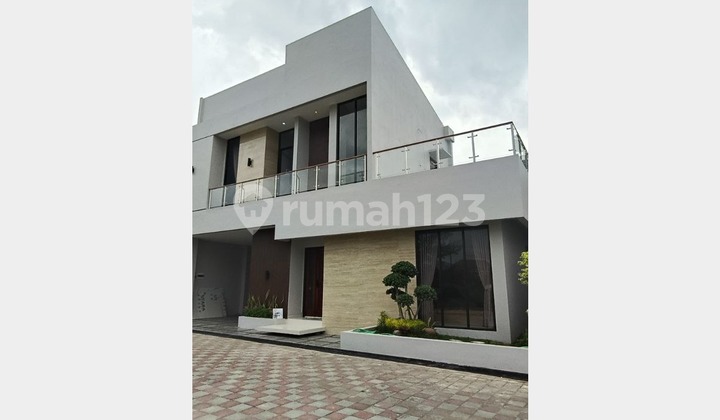 2-STORY EXCLUSIVE HOUSE IN WATES YOGYAKARTA CITY CENTER WITH UMRAH BONUS