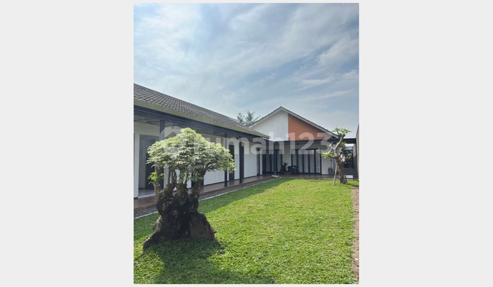 Rumah Cantik Halaman Luas Area Jalan Kaliurang Dekat UII Sleman 