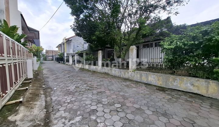Ready-to-Occupy House in Seturan, Wide Yard, Sleman for Boarding 2