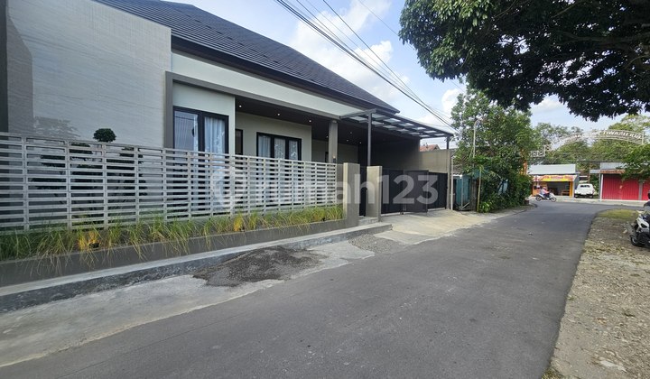 Spacious Luxury House in Purwomartani Sleman Near Pertamina Housing Complex 2