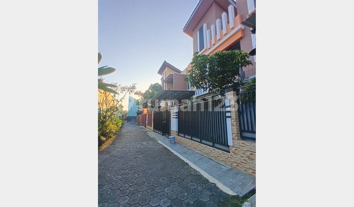 Rumah Mewah 2 Lantai Utara XT Square Umbulharjo Kota Yogyakarta