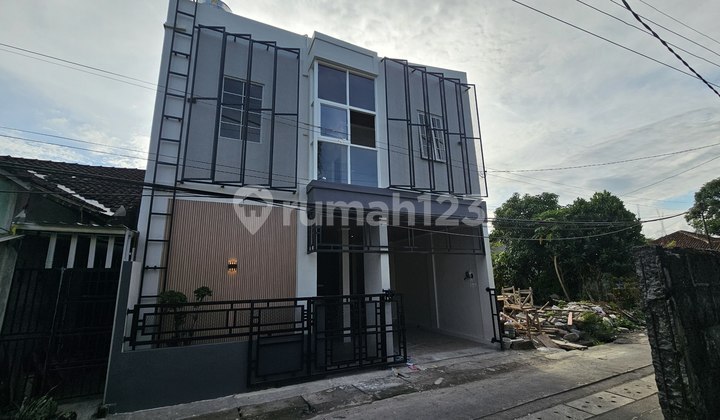 Kos Eksklusif Full Furnished Dekat Pasar Rejodani Palagan