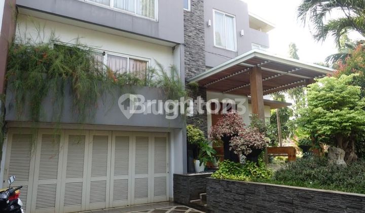 RUMAH MEWAH DAN ASRI 2 LANTAI DI KEMANG PRATAMA 3 RUMAH MEWAH DAN ASRI 2 LANTAI DI KEMANG PRATAMA 3