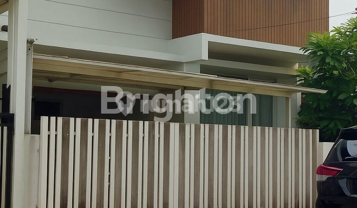 Rumah Siap Huni 2 Lantai Dengan Sentuhan Desain Minimalis  Di Kemang Pratama