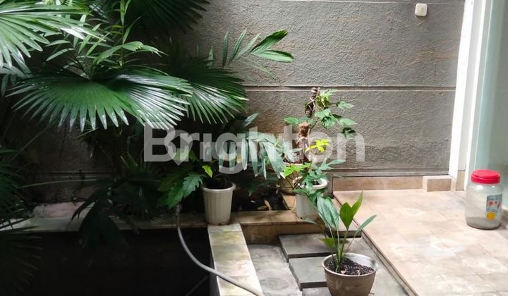 Rumah Siap Huni 2 Lantai Dengan Sentuhan Desain Minimalis  Di Kemang Pratama 2