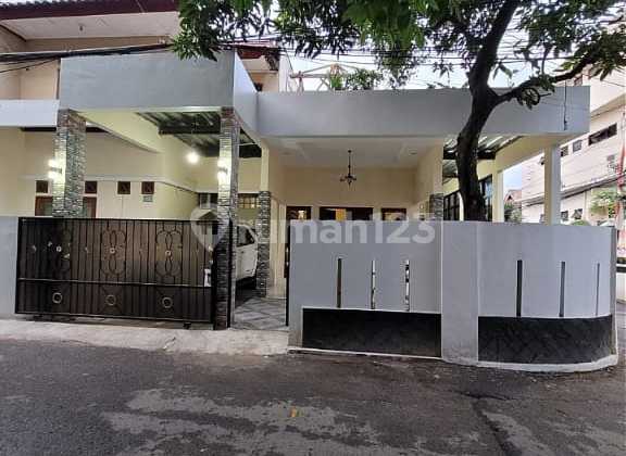 2-Story Hook House in Tanjung Barat, Jagakarsa - South Jakarta 2-Story Hook House in Tanjung Barat, Jagakarsa - South Jakarta