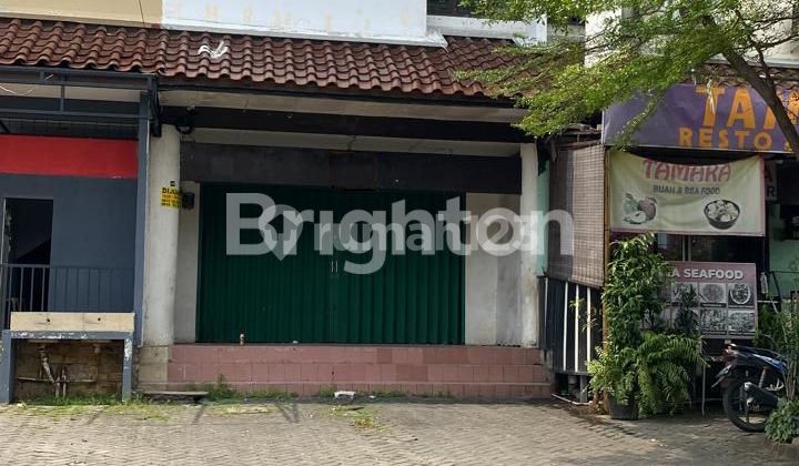 3-Storey Shophouse, Prime Location for Various Types of Businesses in Kemang Pratama.