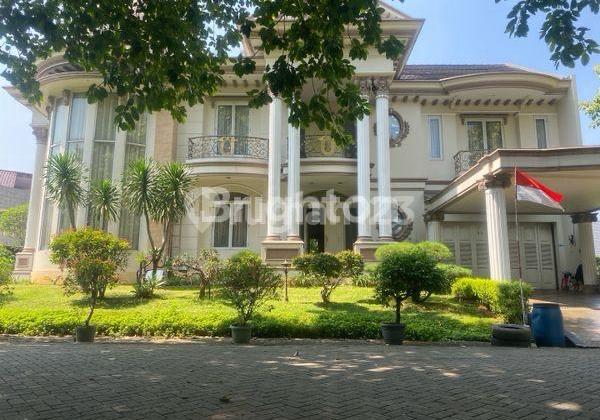 Luxurious & Spacious Ready-to-Occupy House in Hook- Kemang Regency Bekasi House