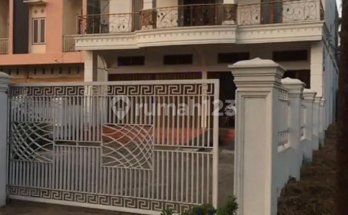 Strategic 2-Story House on the Main Road - South Ring Road Jambi 2